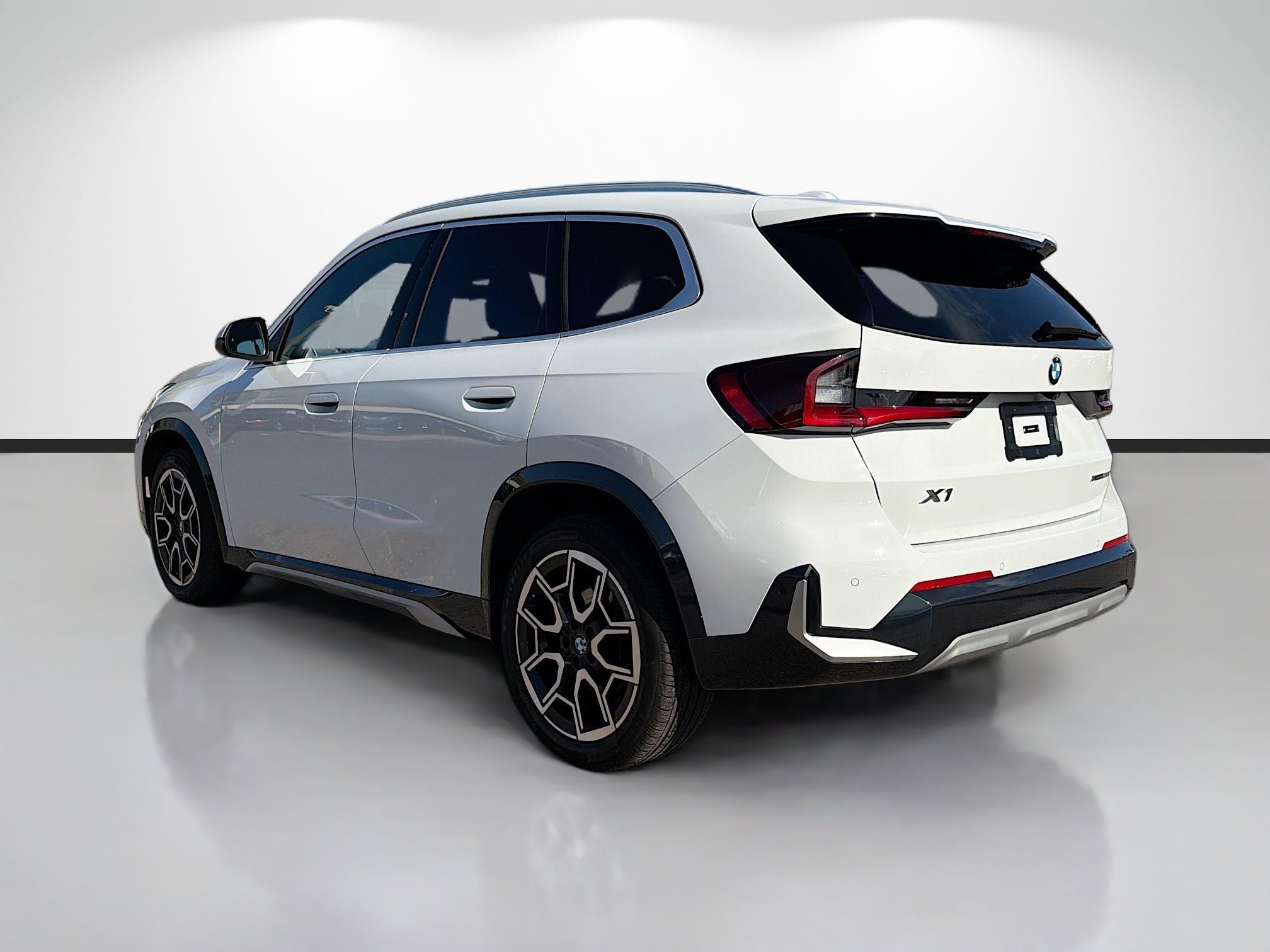 Used 2023 BMW X1 xDrive28i w/ Convenience Package image 5