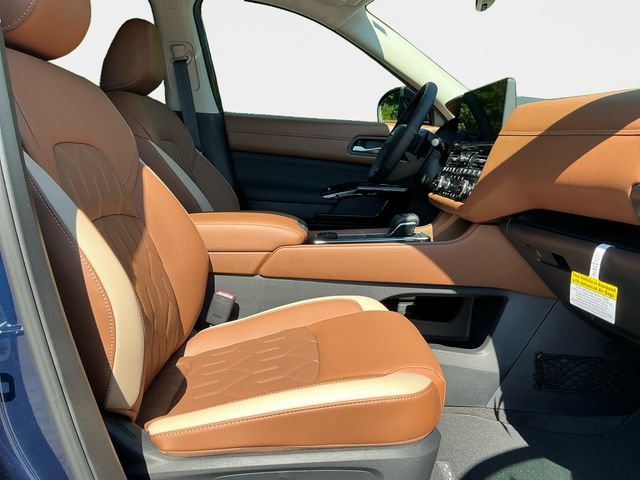 New 2026 Nissan Pathfinder Platinum AWD/4WD image 17