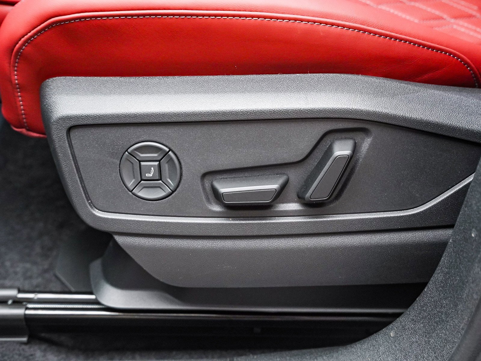 New 2025 Audi SQ5 Premium Plus image 23