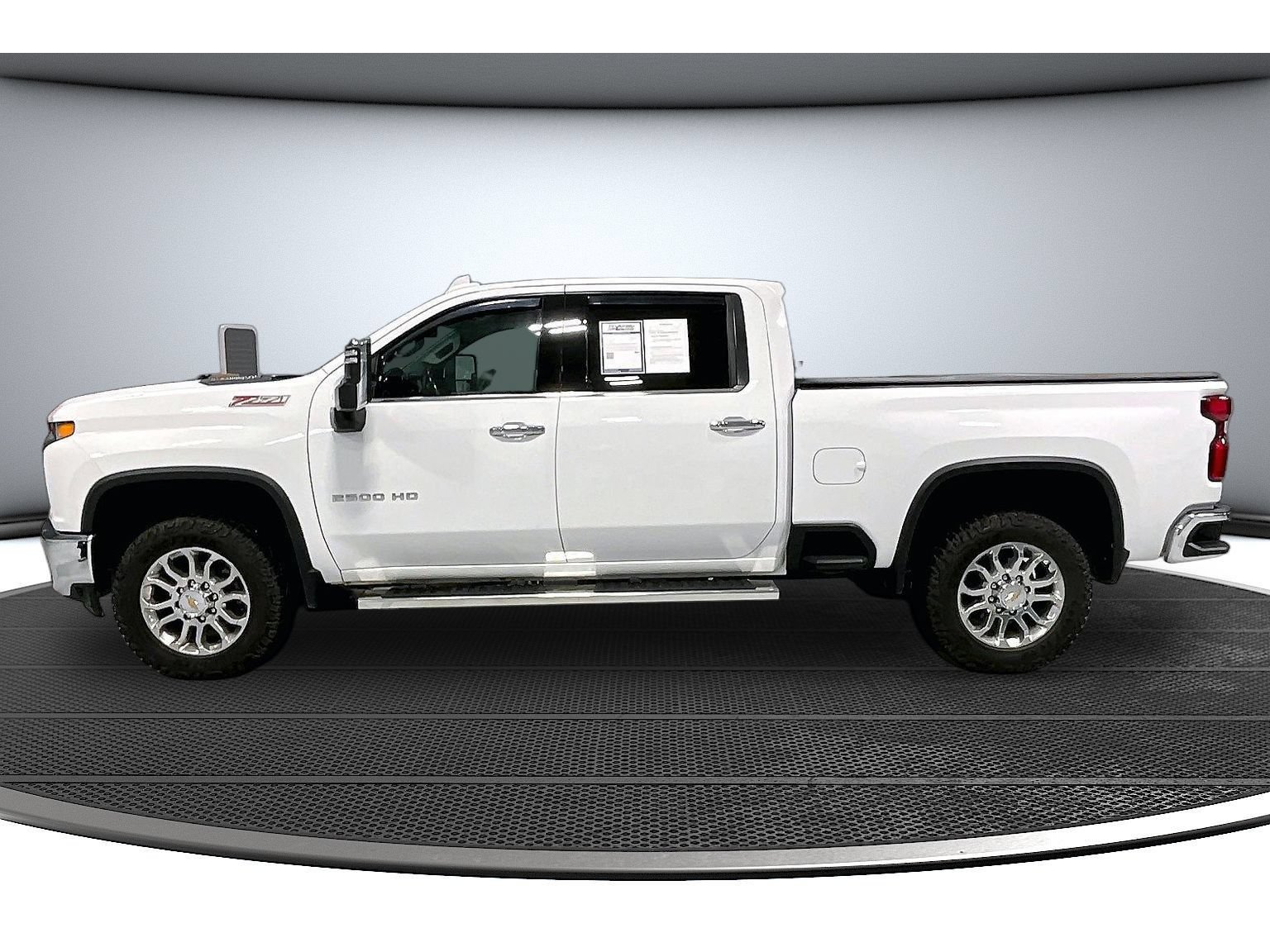Used 2021 Chevrolet Silverado 2500 LTZ w/ LTZ Plus Package AWD/4WD image 17