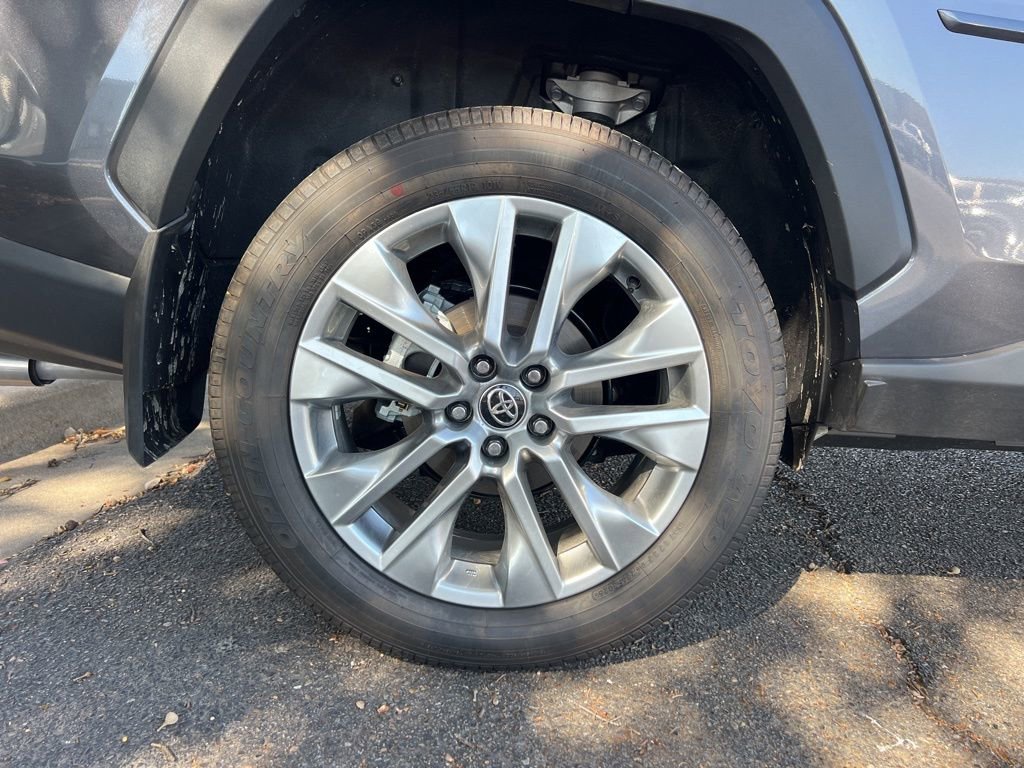 Used 2025 Toyota RAV4 Limited image 9