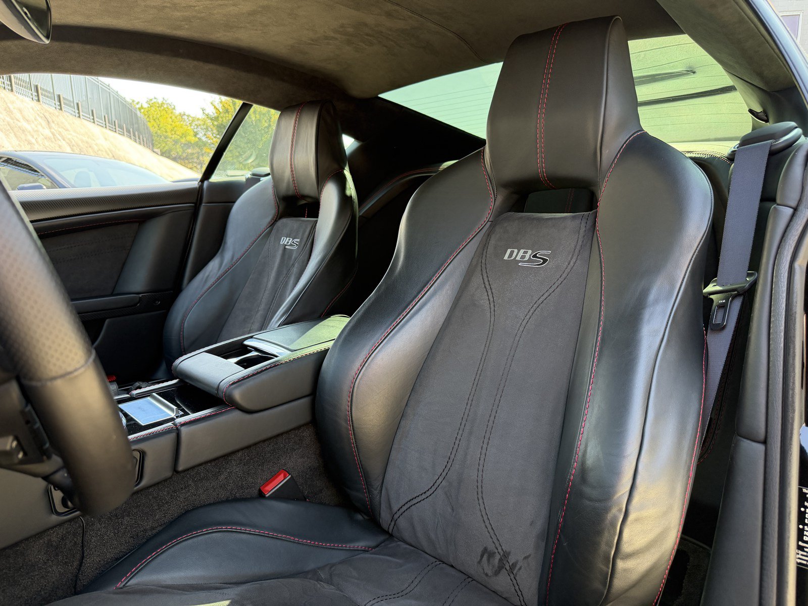 Used 2009 Aston Martin DBS Coupe RWD image 24
