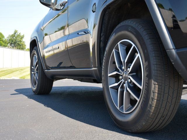 Used 2022 Jeep Grand Cherokee Limited AWD/4WD image 9