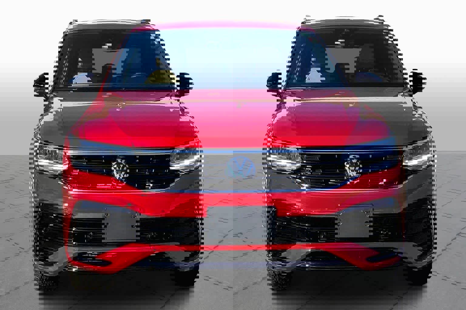 Used 2024 Volkswagen Tiguan SE R-Line image 3