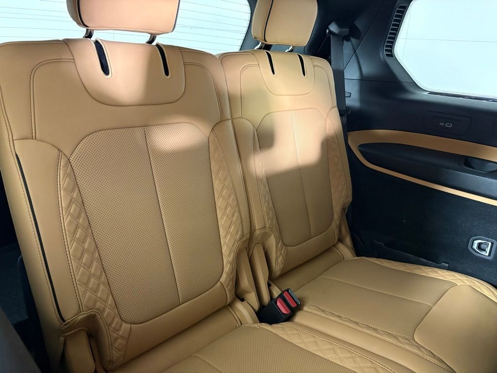Used 2025 Jeep Grand Cherokee L Summit AWD/4WD image 18
