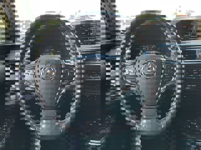 Used 2021 Lexus UX 200 w/ Premium Package image 20