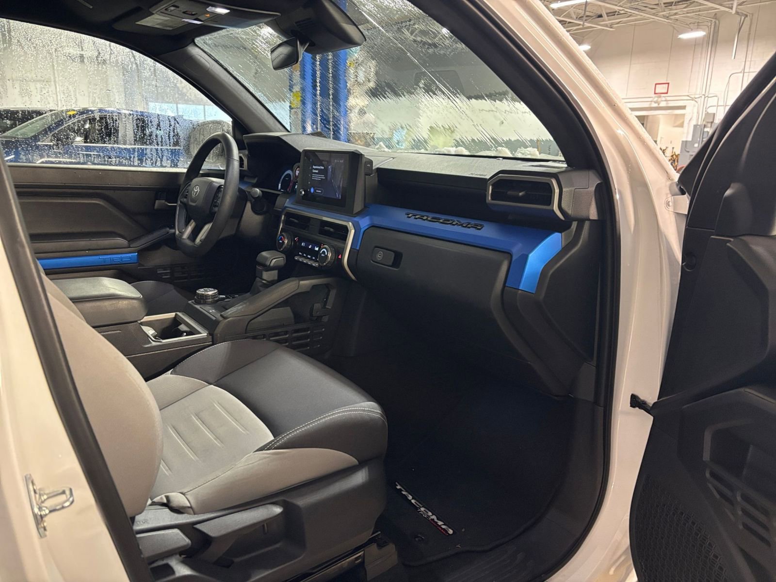 Used 2025 Toyota Tacoma TRD Off-Road image 25