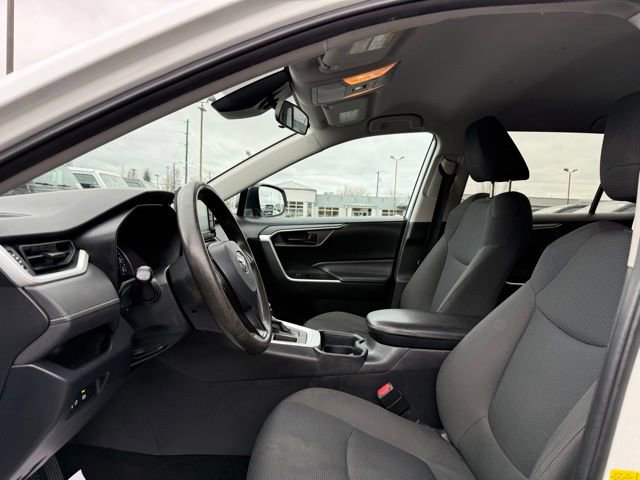 Used 2020 Toyota RAV4 LE FWD image 23