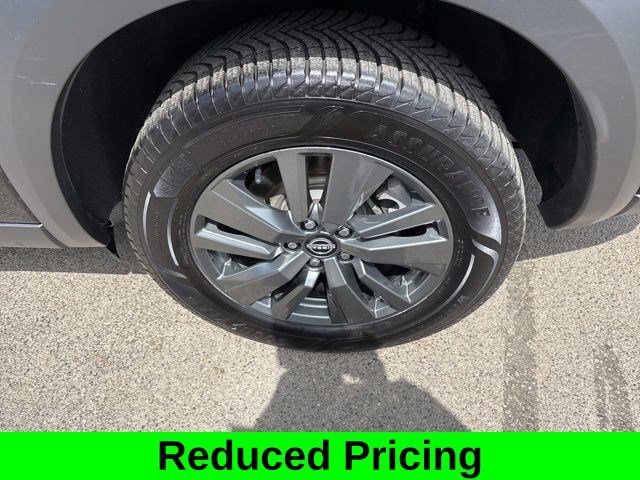 Used 2024 Nissan Pathfinder SV AWD/4WD image 44
