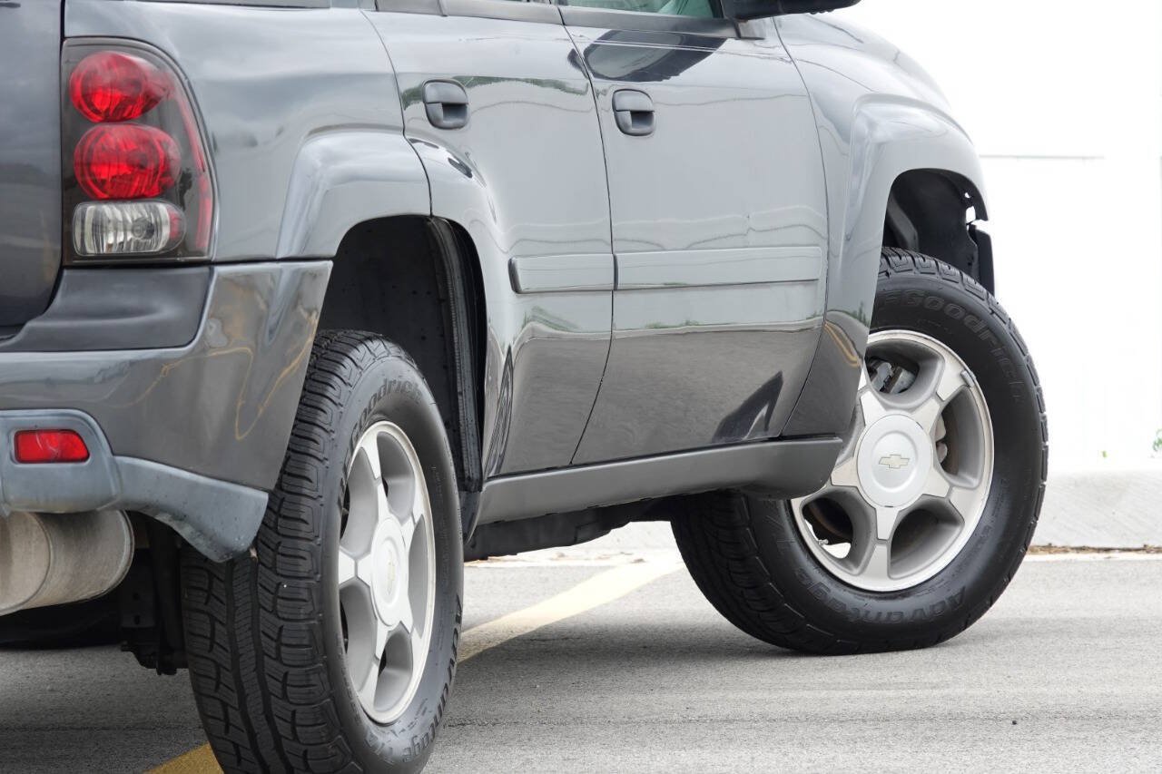 Used 2007 Chevrolet TrailBlazer LS w/ LS Preferred Equipment Group AWD/4WD image 24