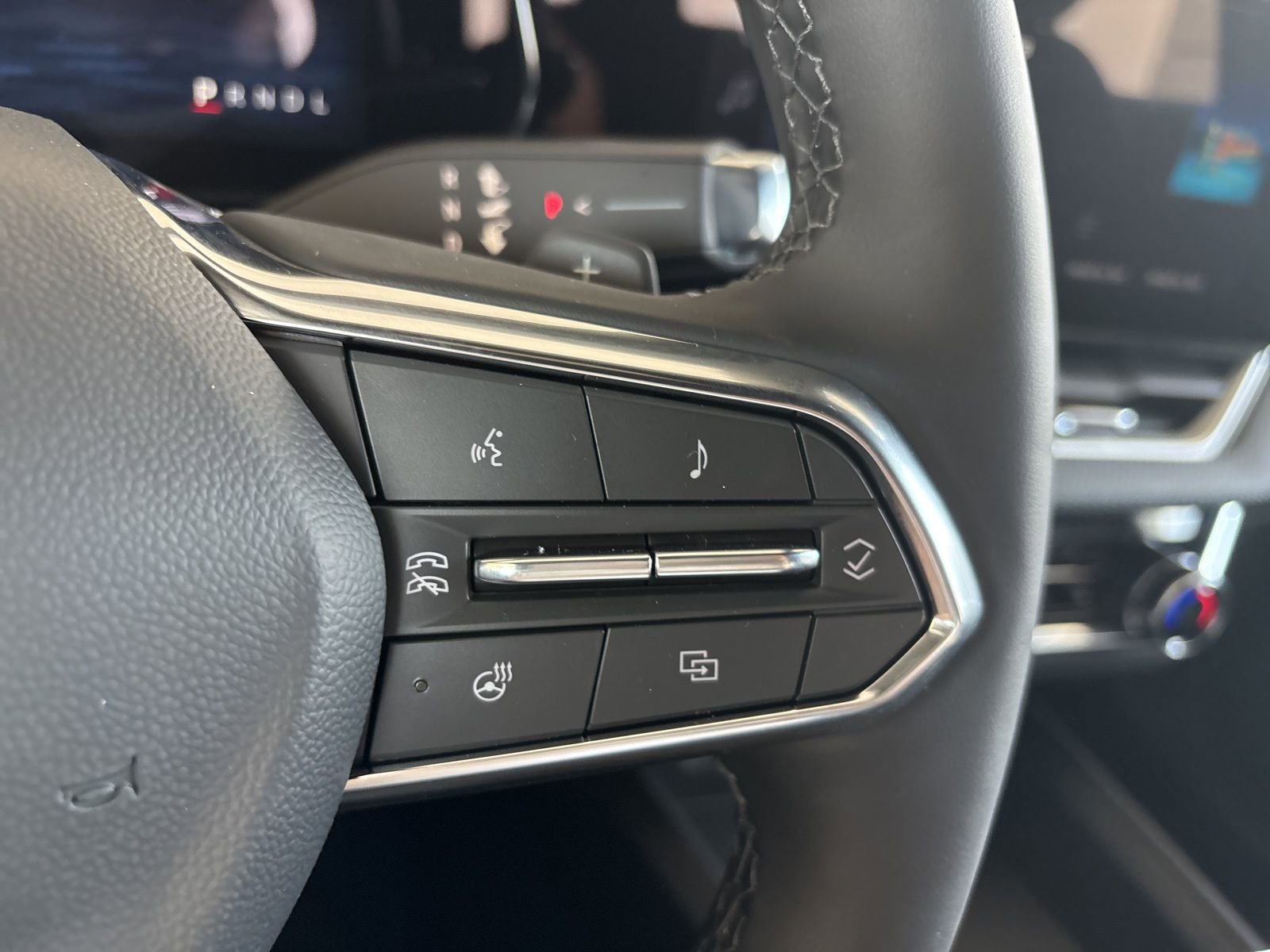 New 2026 Chevrolet Equinox LT w/ Convenience Package II image 32