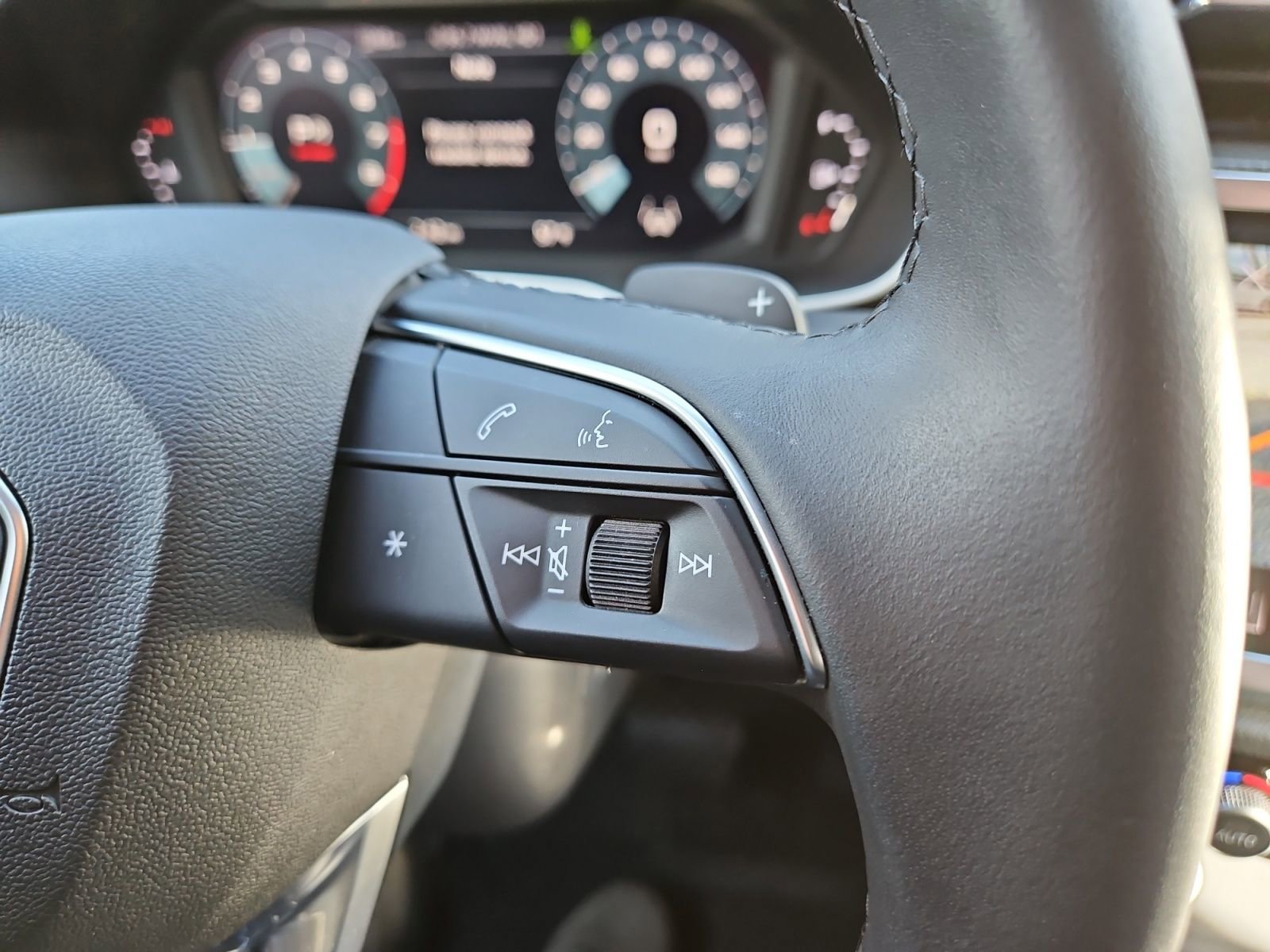 Used 2024 Audi Q3 2.0T Premium Plus image 26