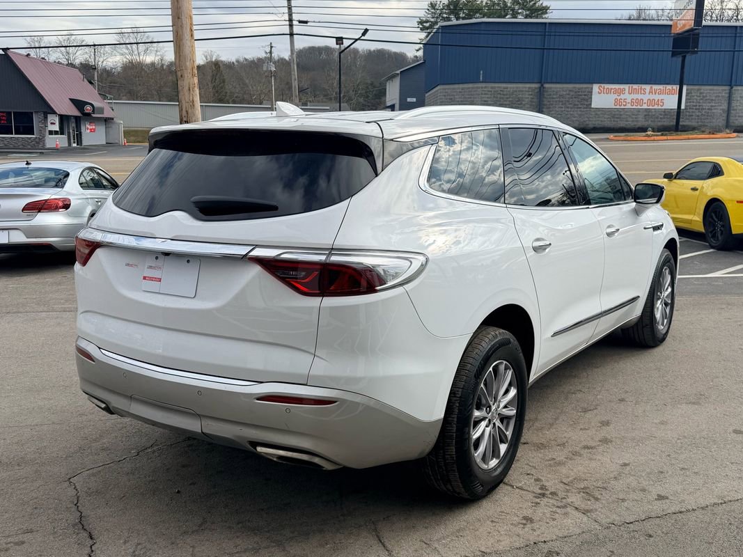 Used 2023 Buick Enclave Essence image 6