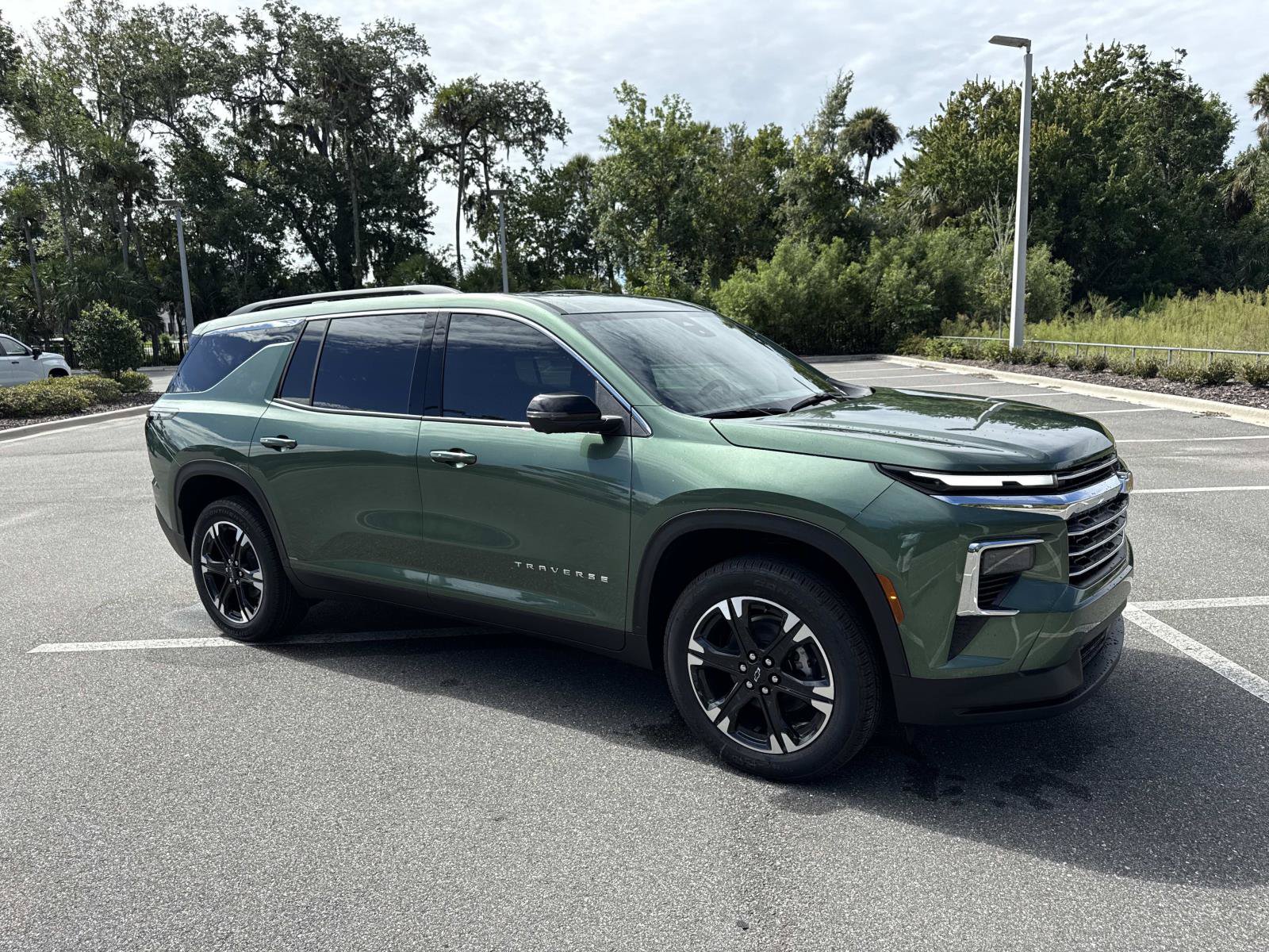 New 2027 Chevrolet Traverse LT w/ Sun and Wheel Package FWD 360° Tour
