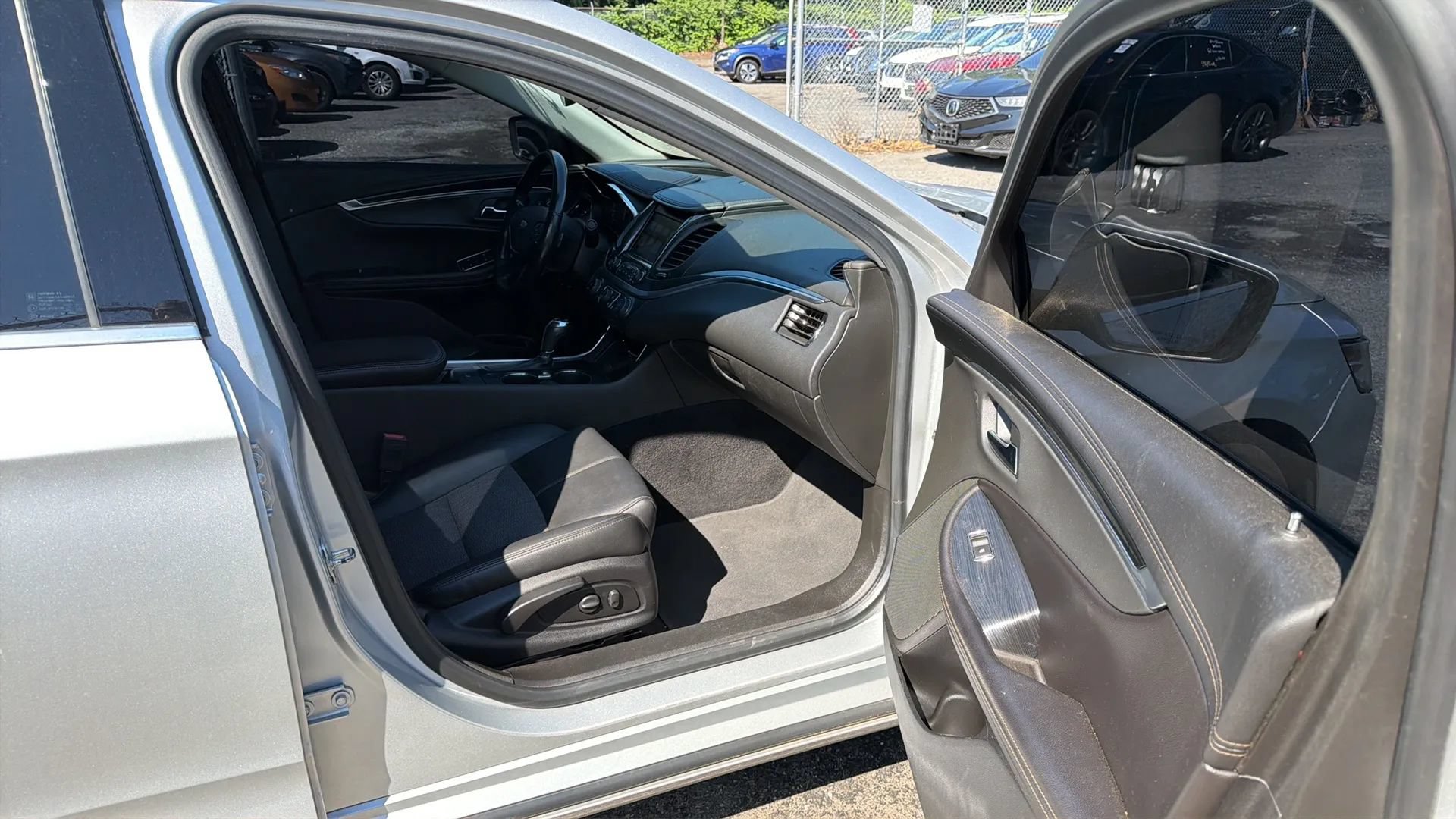 Used 2019 Chevrolet Impala LT FWD image 25