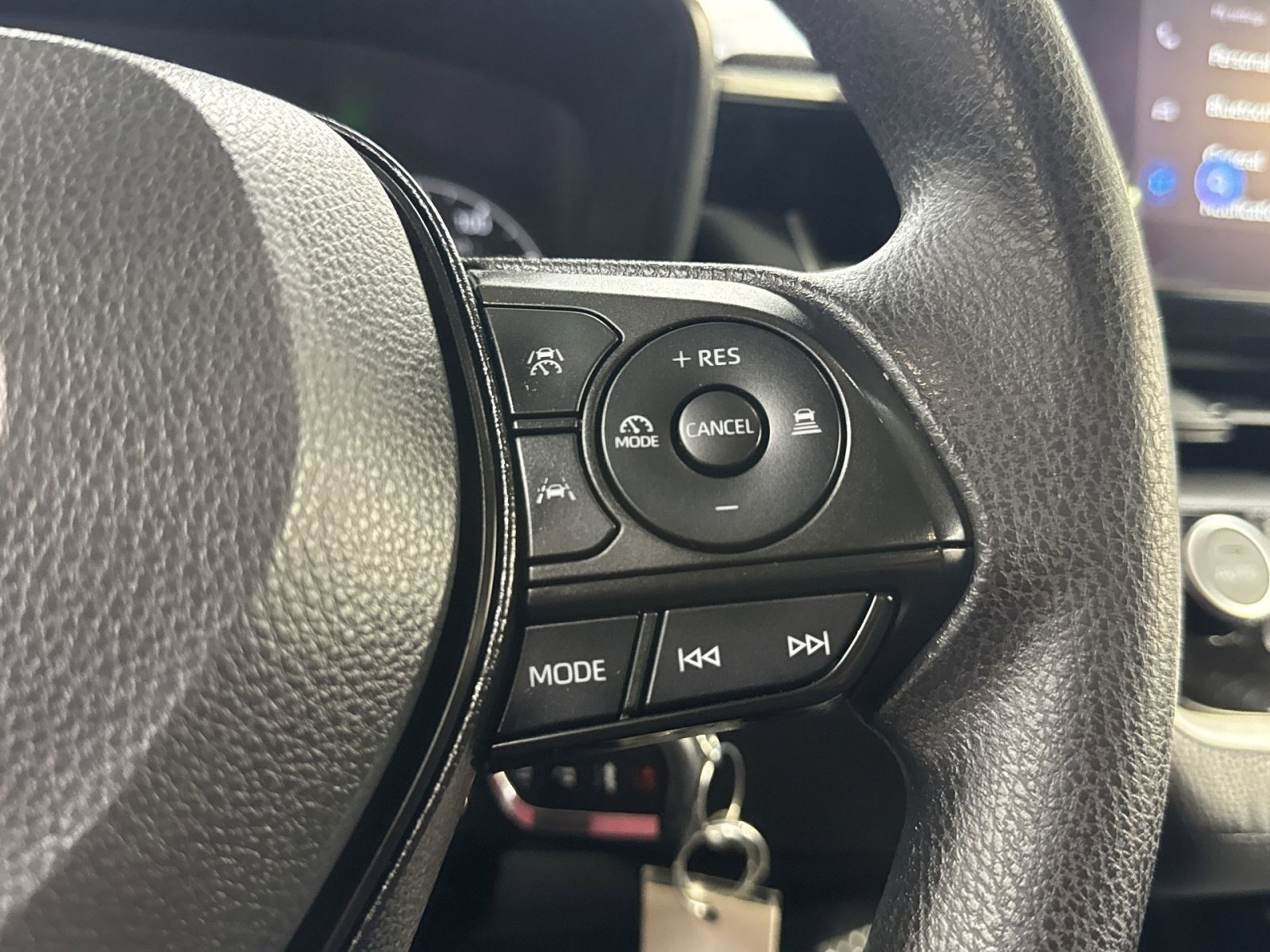 Used 2025 Toyota Corolla LE image 44