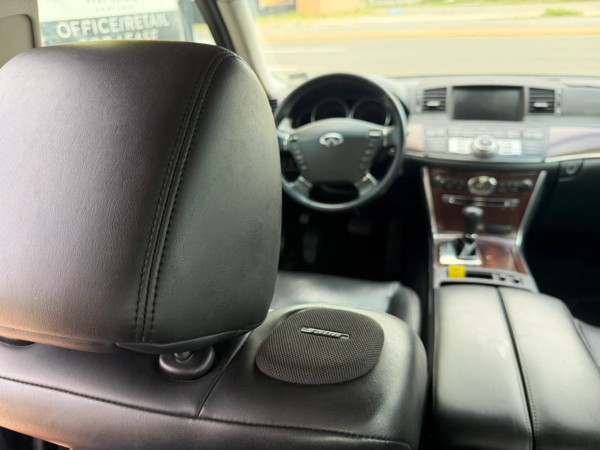Used 2010 INFINITI M35 w/ Technology Pkg RWD image 16