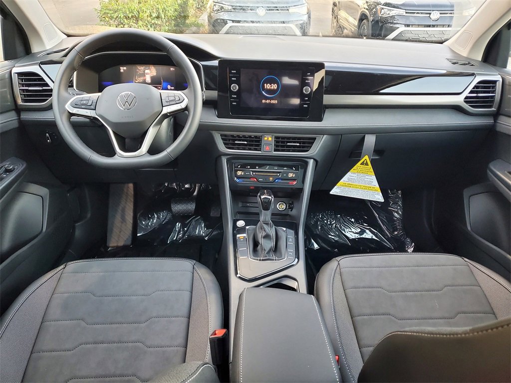New 2025 Volkswagen Taos SE image 6