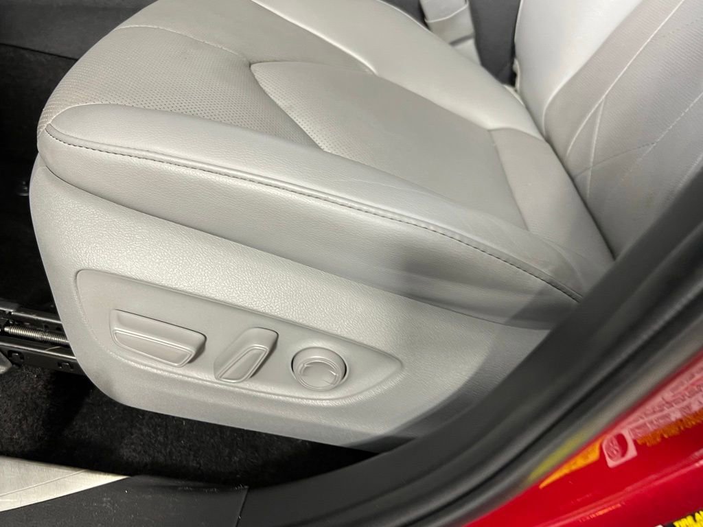 Used 2024 Toyota Highlander Platinum image 20