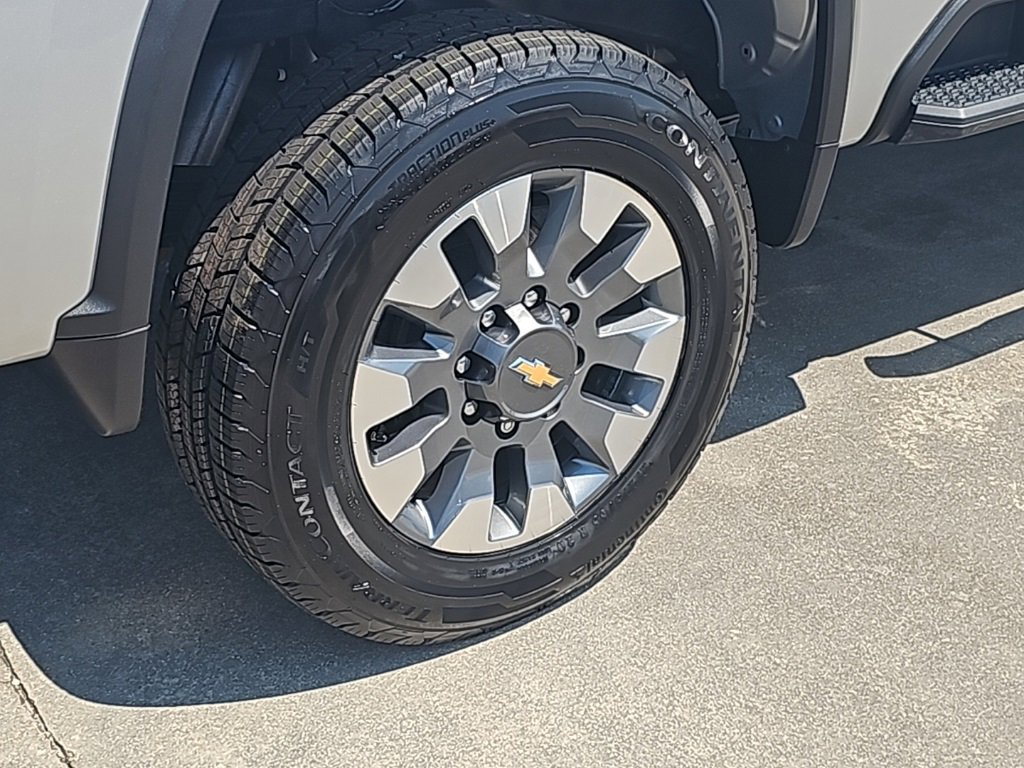 Used 2023 Chevrolet Silverado 2500 Custom w/ Custom Value Package image 8