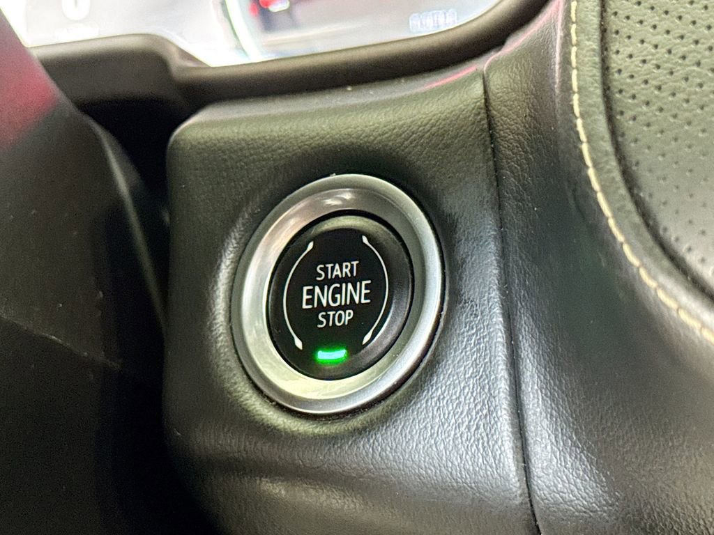 Used 2021 Chevrolet Suburban Premier w/ Premium Package image 19