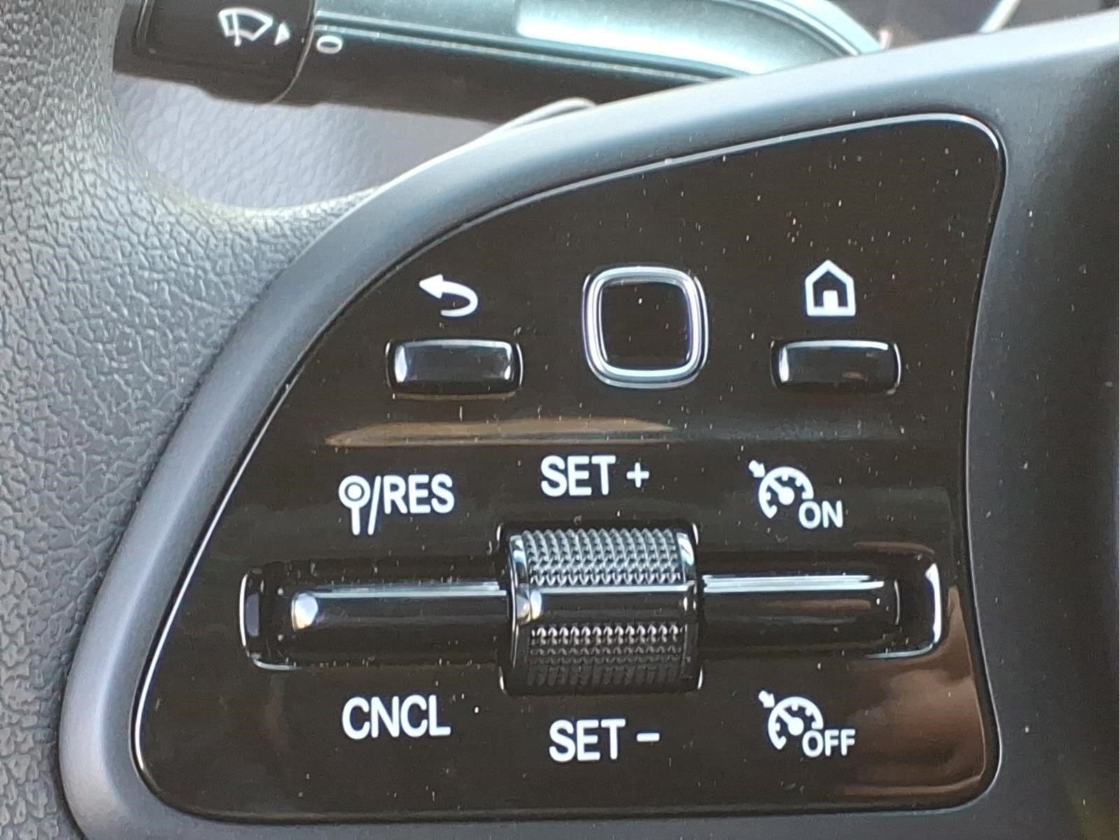 Used 2024 Mercedes-Benz Sprinter 2500 image 28