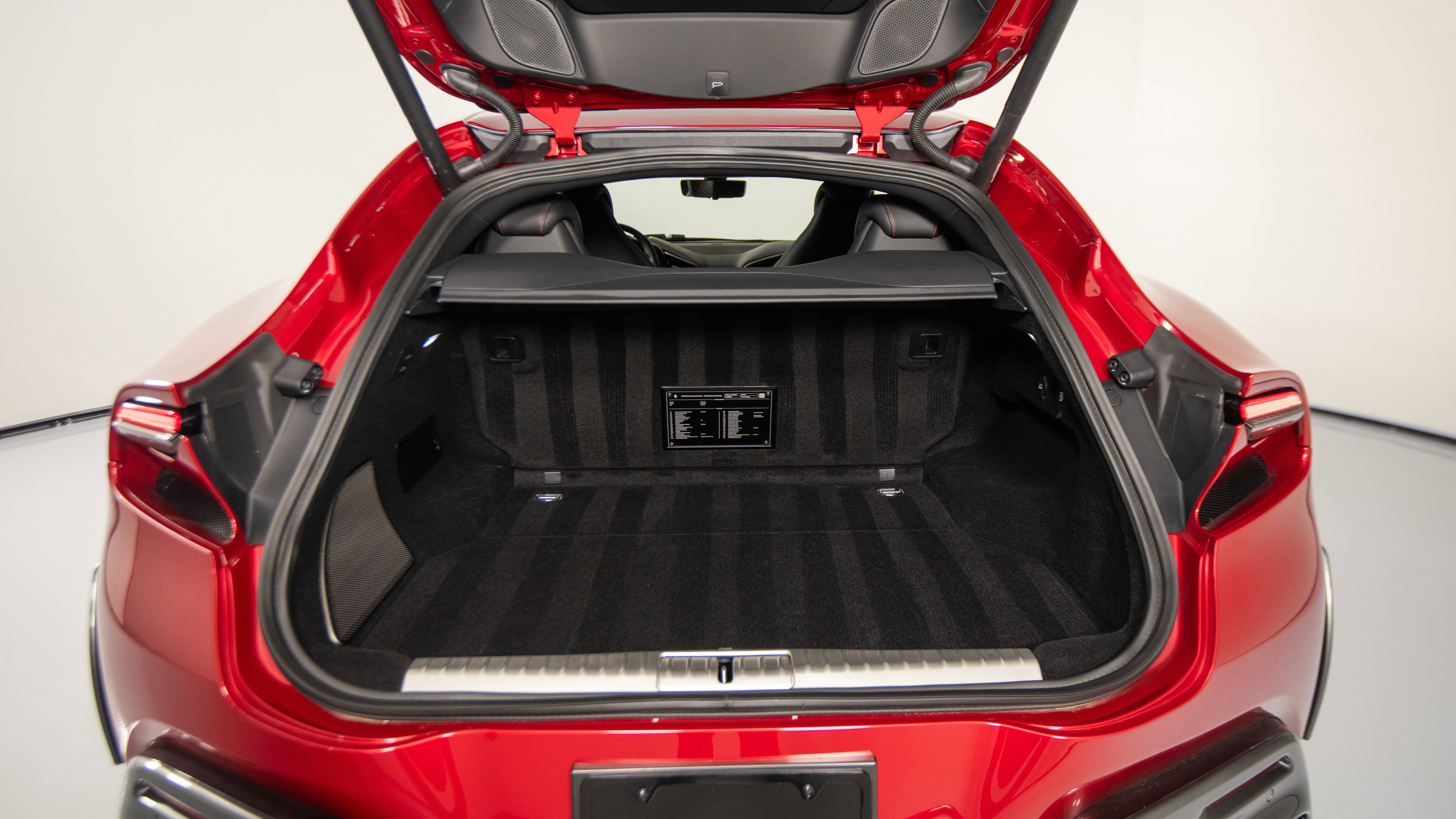 Certified 2025 Ferrari Purosangue AWD/4WD image 40