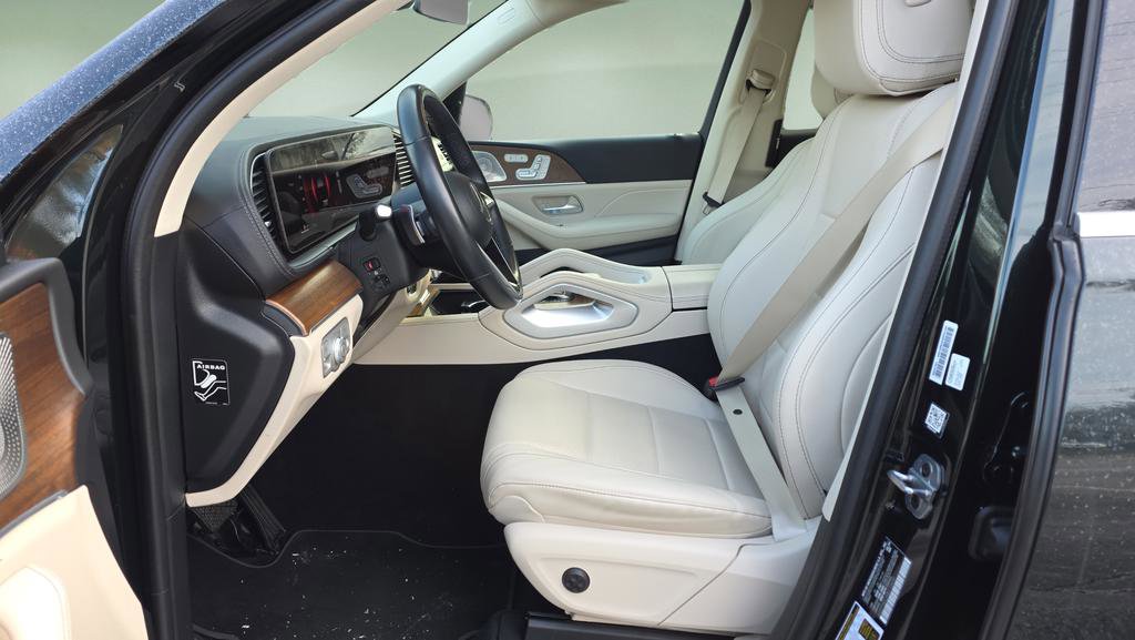 Used 2024 Mercedes-Benz GLS 450 4MATIC image 10