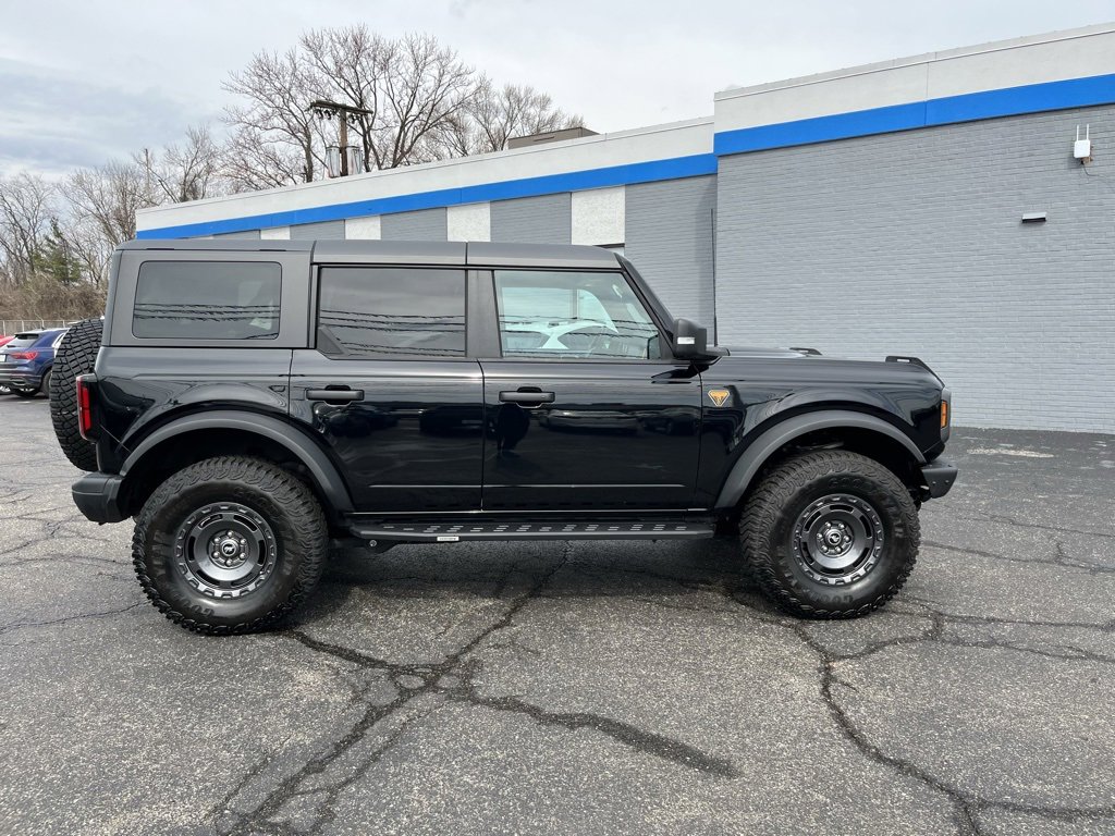 Used 2024 Ford Bronco Badlands image 8