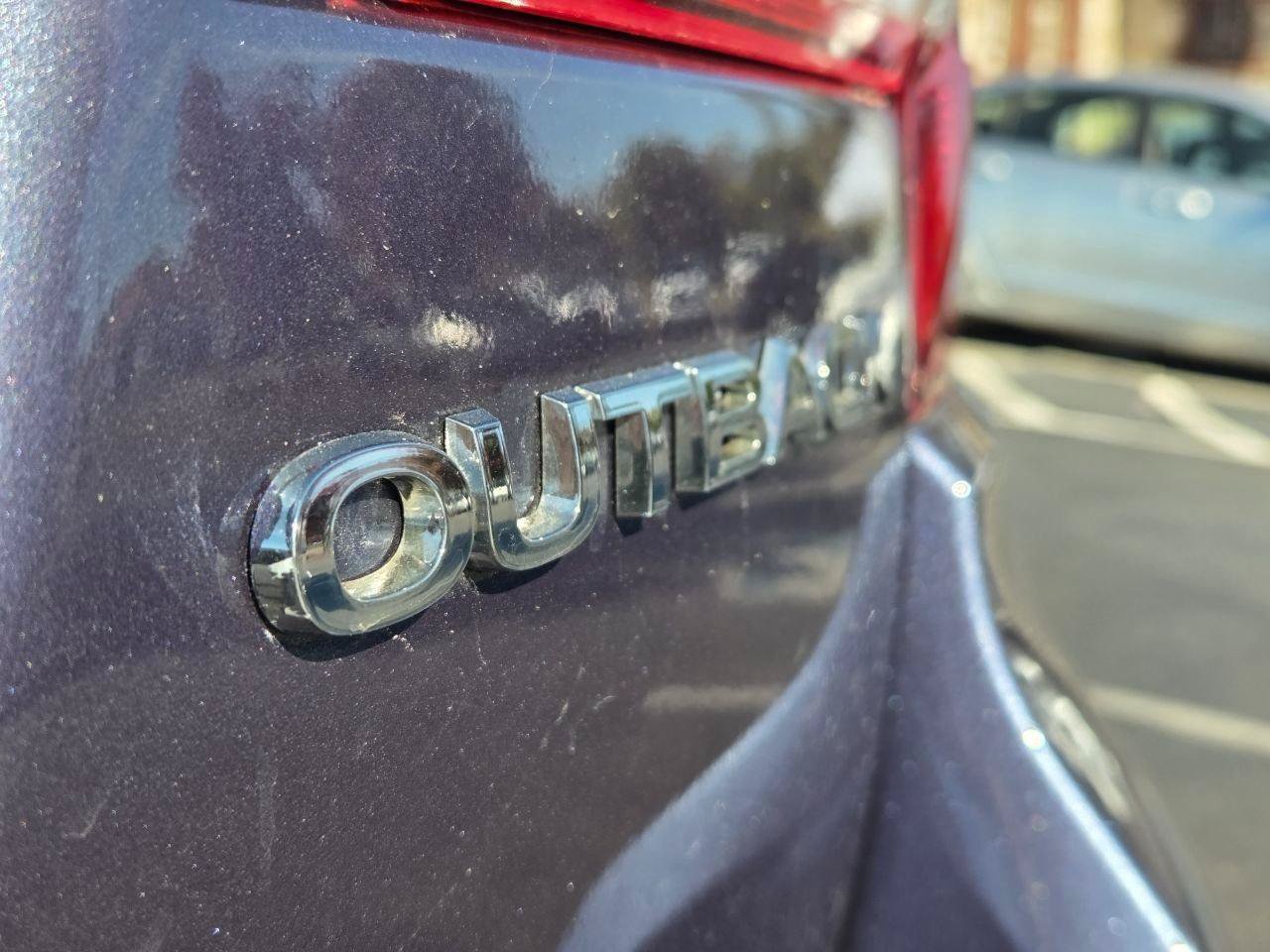 Used 2016 Subaru Outback 2.5i Limited AWD/4WD image 8