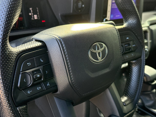Used 2025 Toyota Tacoma SR5 AWD/4WD image 29