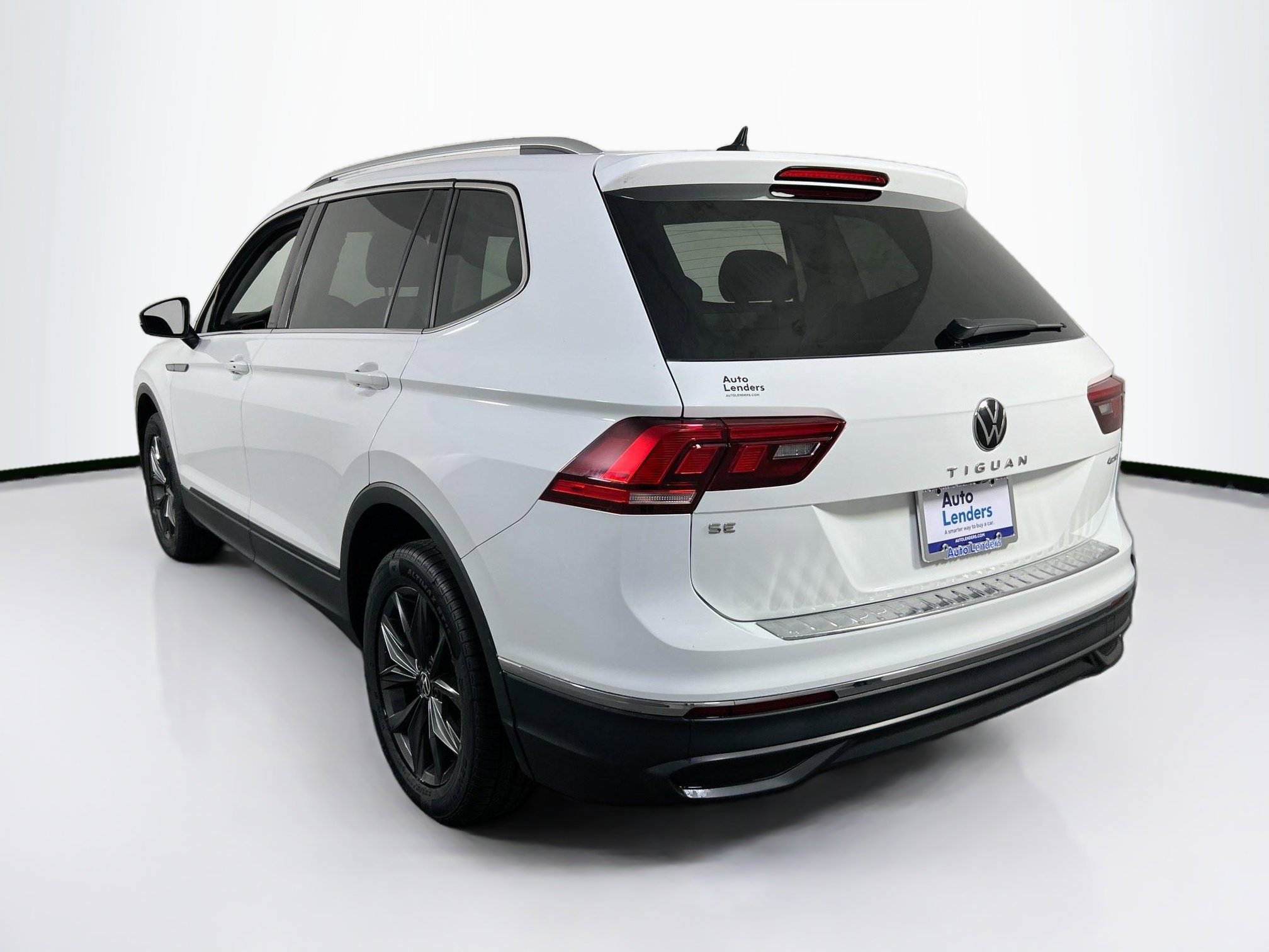 Used 2022 Volkswagen Tiguan SE AWD/4WD image 7