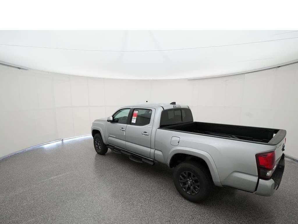 Used 2022 Toyota Tacoma SR5 w/ Technology Package AWD/4WD image 7