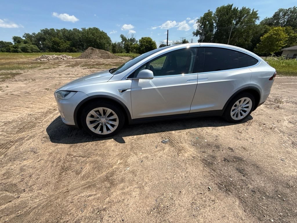 Used 2016 Tesla Model X 75D AWD/4WD image 38