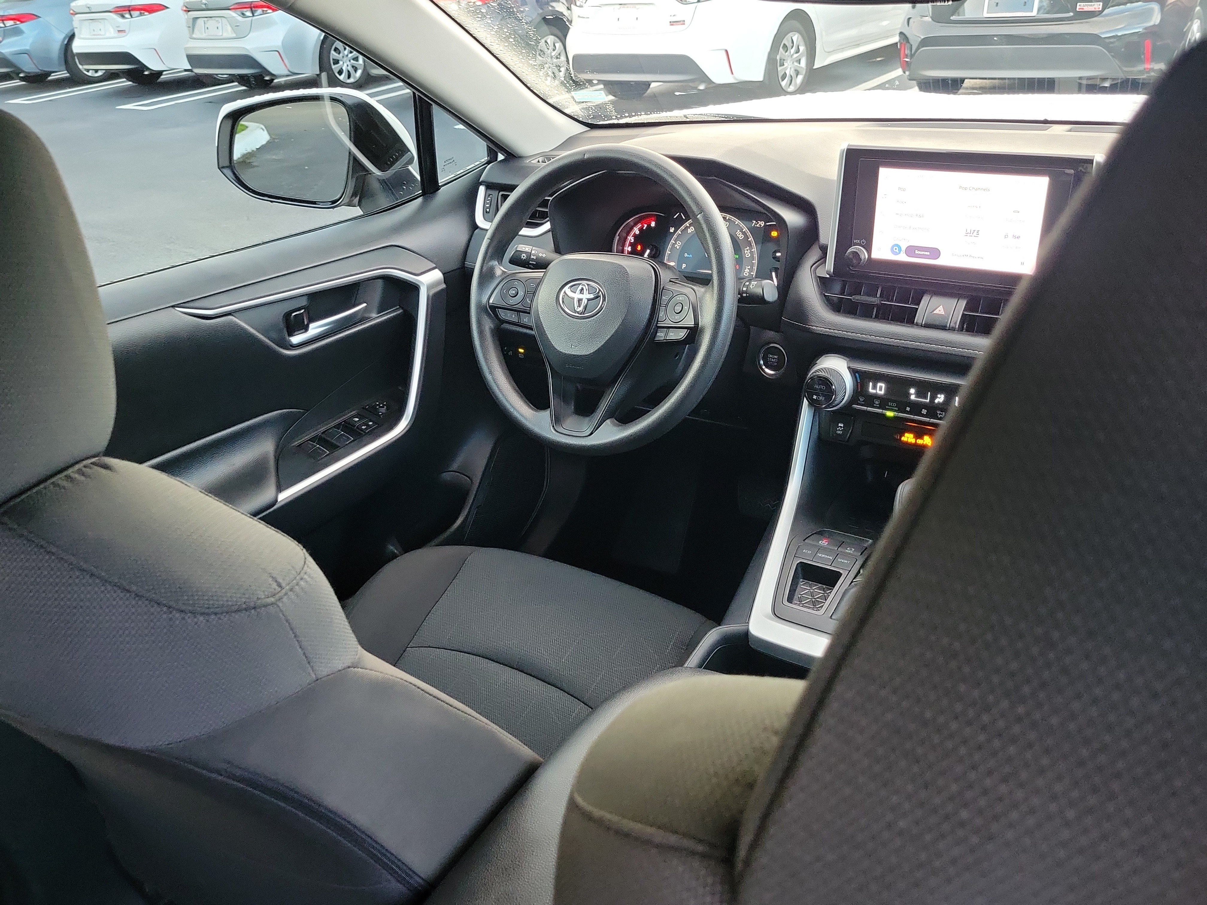 Used 2025 Toyota RAV4 XLE w/ Convenience Package FWD image 14