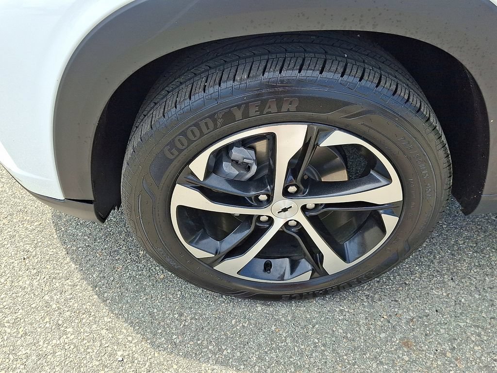 Used 2024 Chevrolet Trax RS FWD image 13
