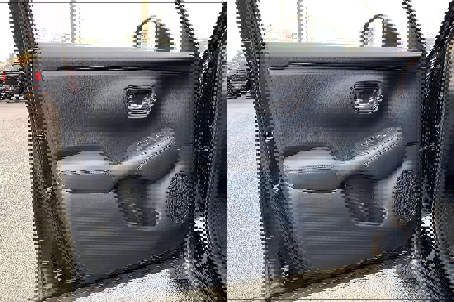 Used 2025 Honda HR-V LX image 22