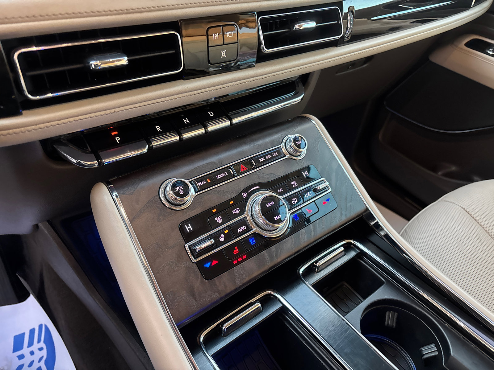 Used 2020 Lincoln Aviator Reserve w/ Elements Package Plus image 22