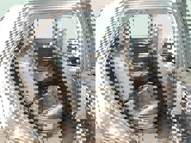 Used 2023 Ford Explorer Limited image 9