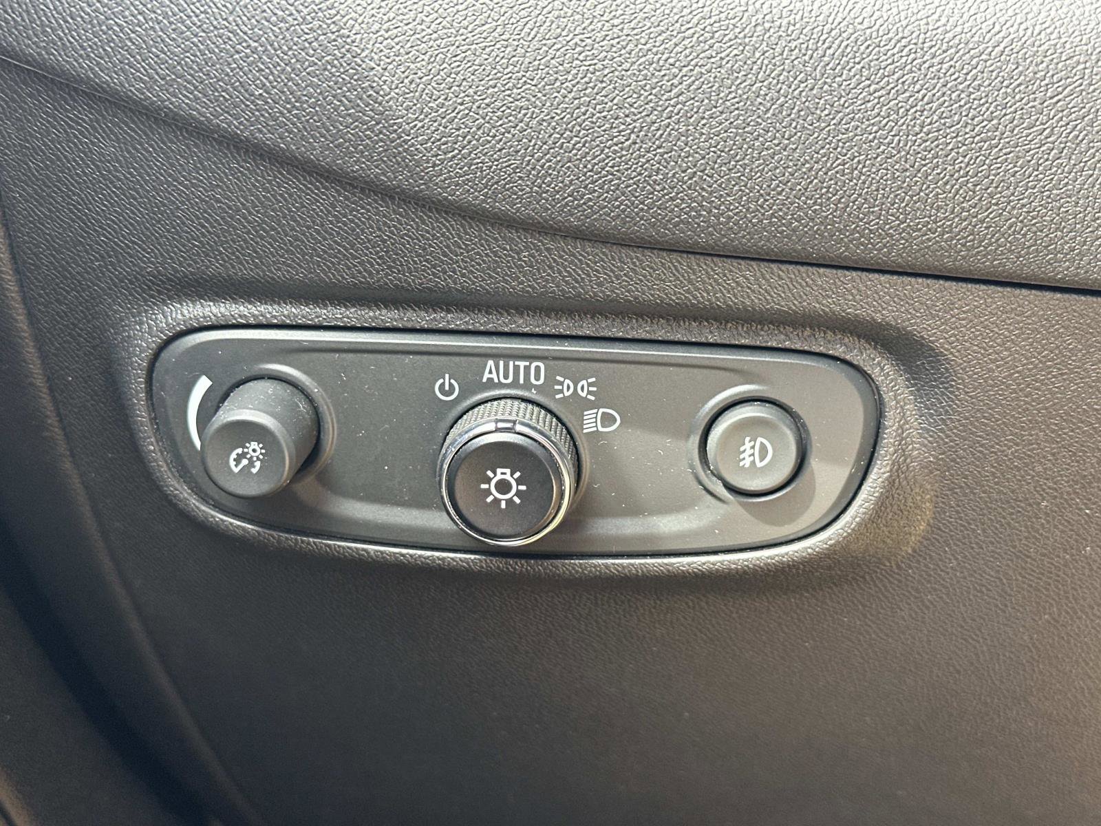 Certified 2024 Chevrolet Equinox Premier image 26