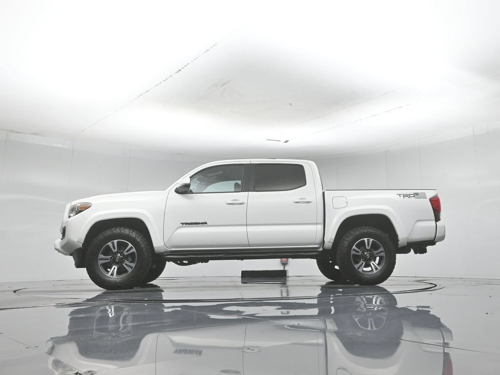 Used 2017 Toyota Tacoma TRD Sport w/ Tow Package RWD image 51