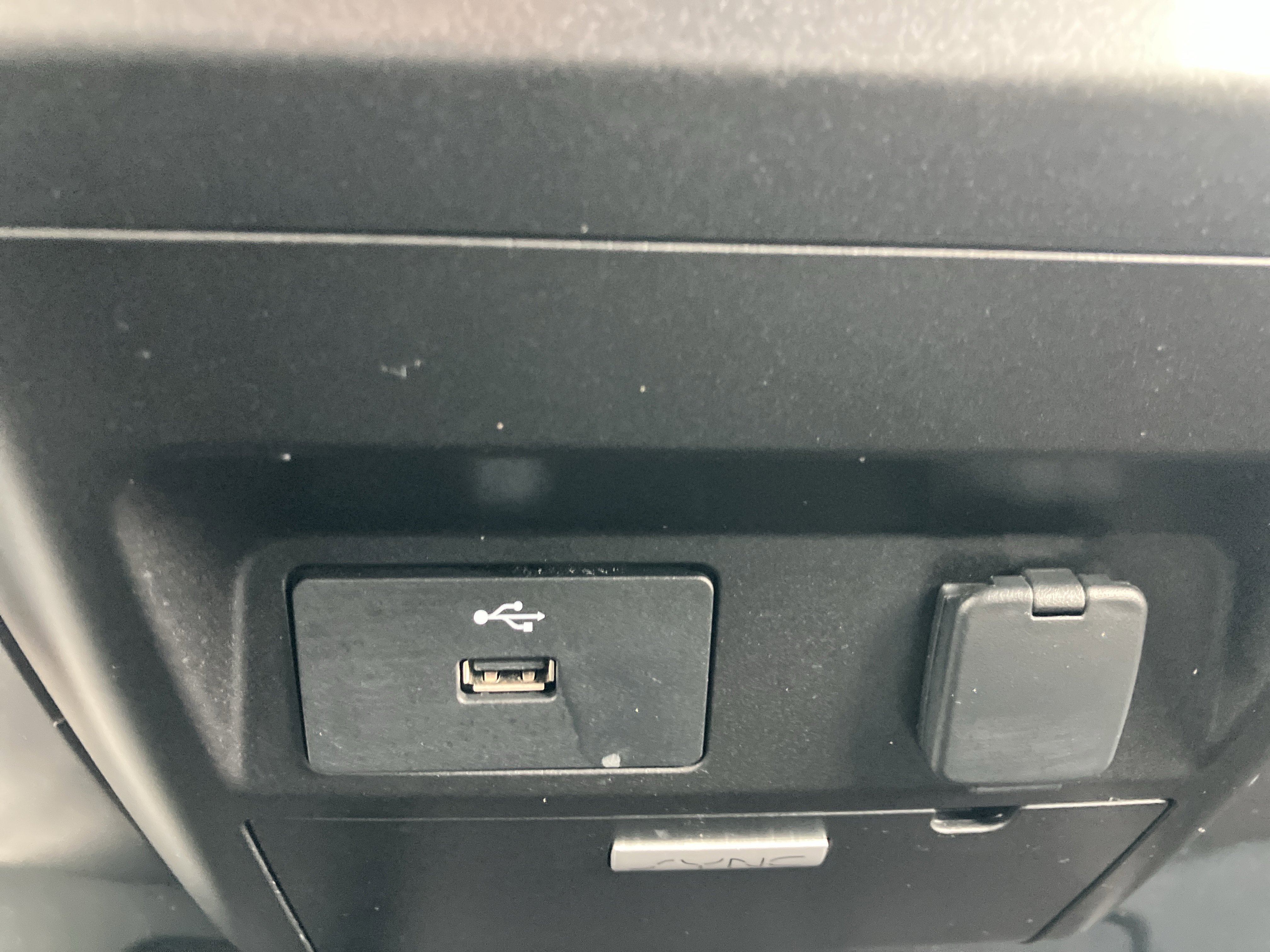 Used 2016 Ford F150 XLT w/ Trailer Tow Package image 28