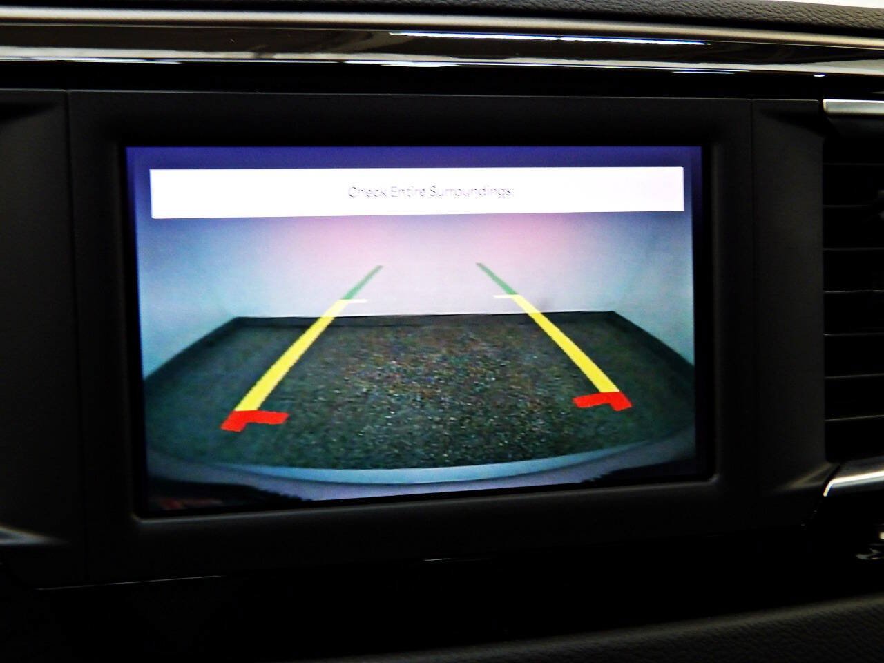 Used 2022 Chrysler Voyager LX FWD image 16