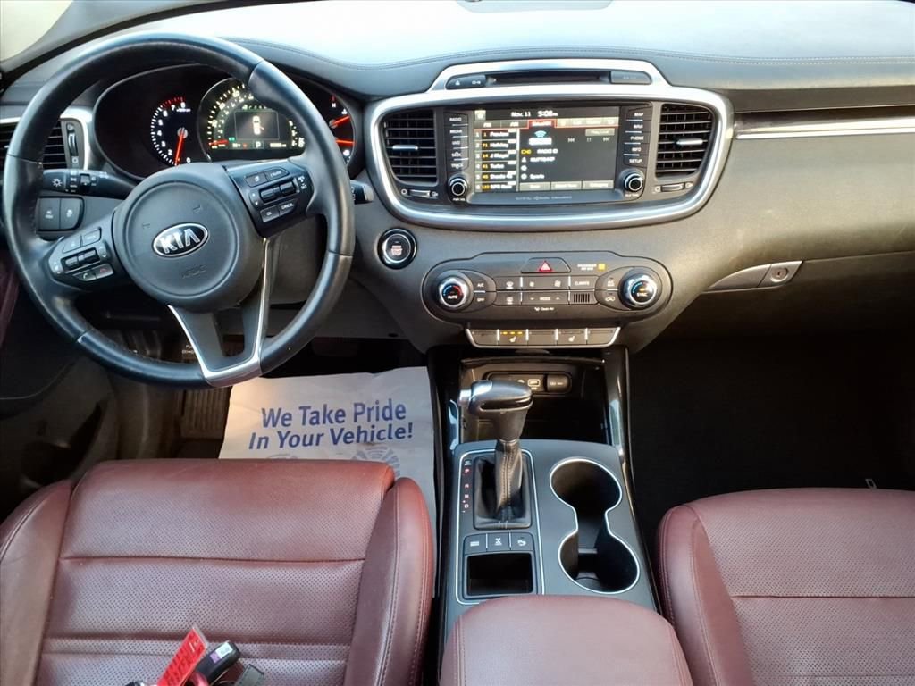 Used 2018 Kia Sorento SX image 11