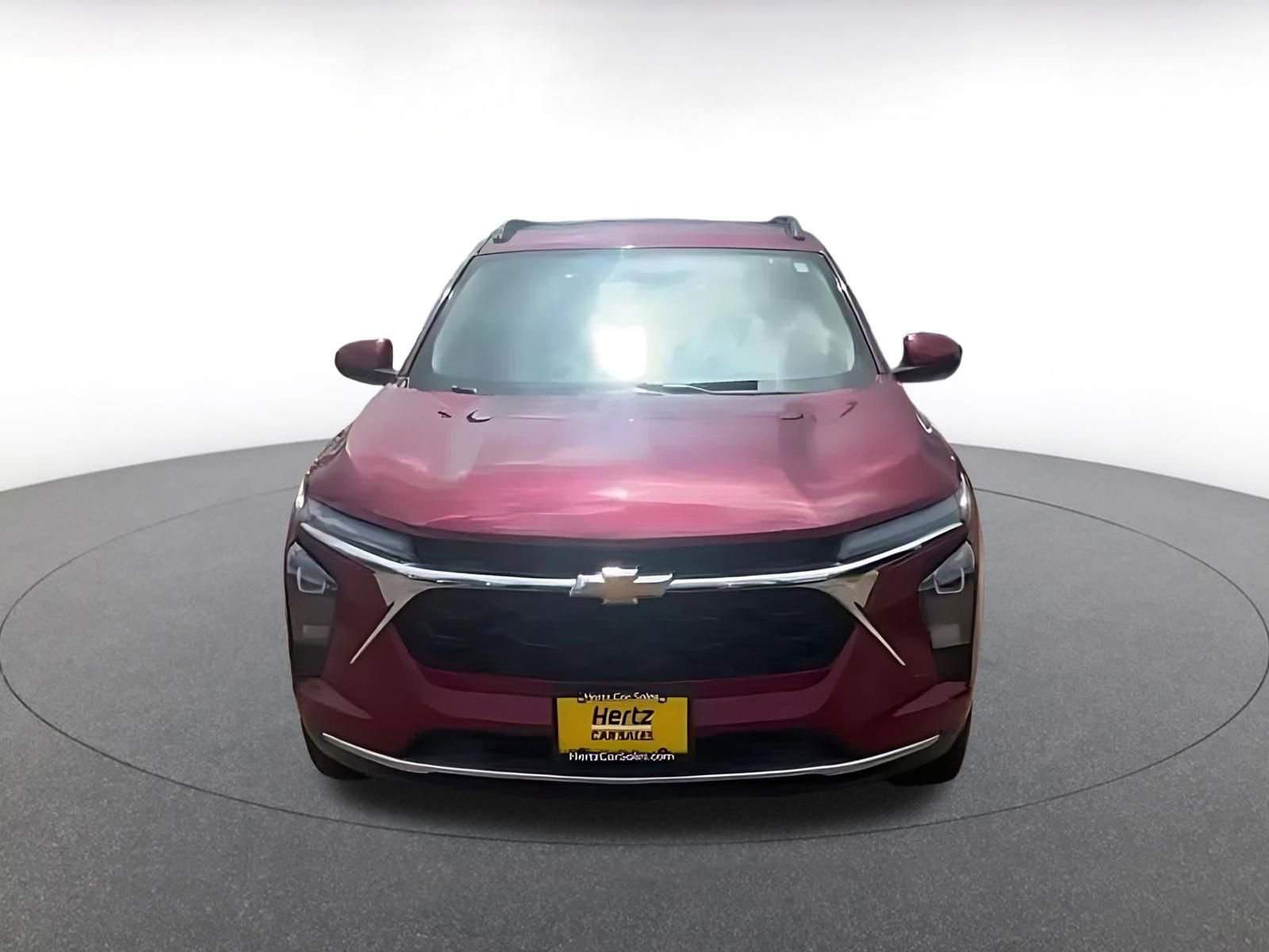 Used 2025 Chevrolet Trax LT FWD image 11