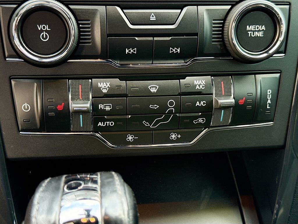 Used 2018 Ford Explorer XLT w/ Equipment Group 202A image 16