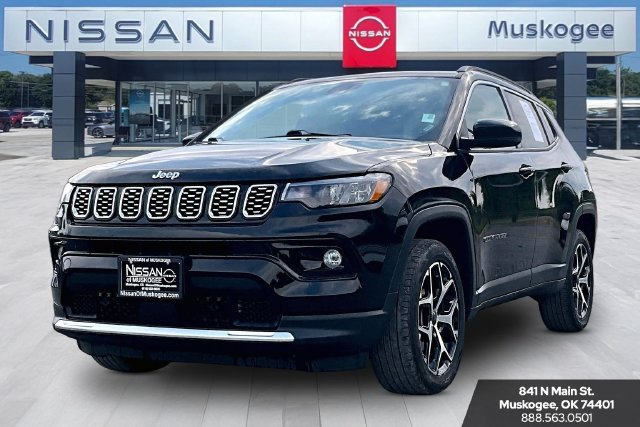 Used 2025 Jeep Compass Limited AWD/4WD image 3