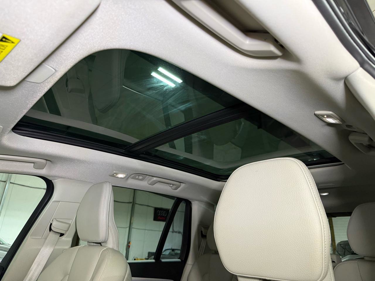 Used 2024 Volvo XC90 B5 Core AWD/4WD image 25