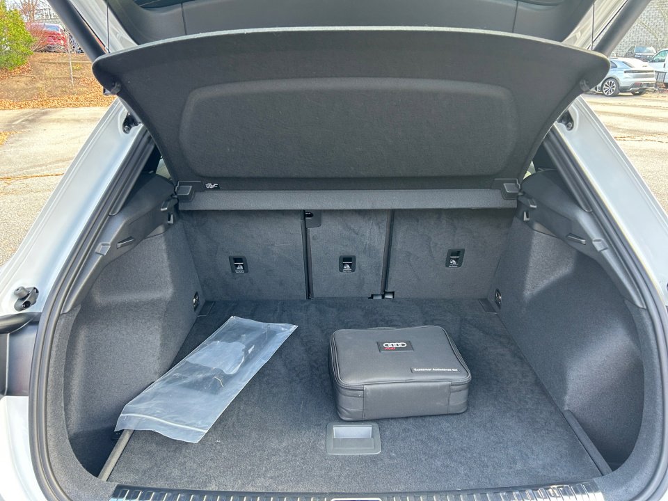 Certified 2025 Audi Q3 2.0T Premium w/ Convenience Package image 15