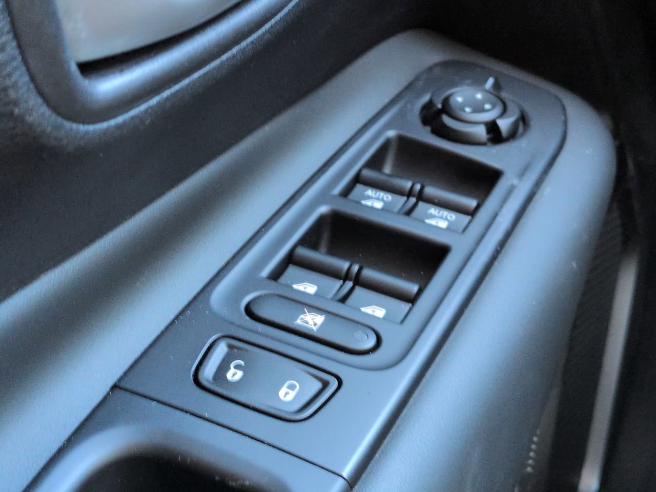 Used 2023 Jeep Renegade Latitude AWD/4WD image 23